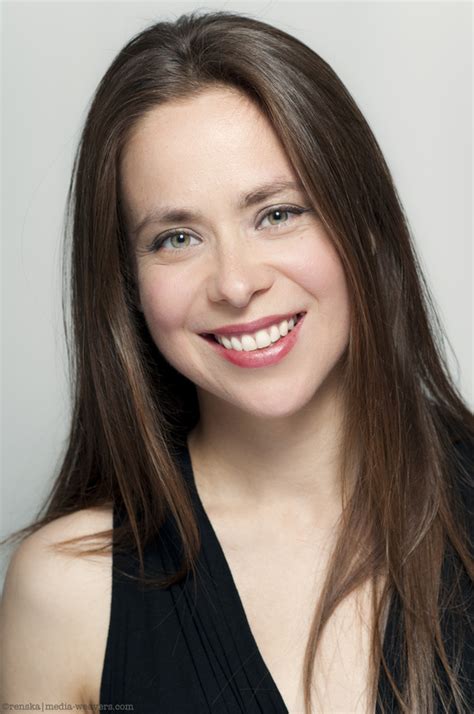 Stefanie True